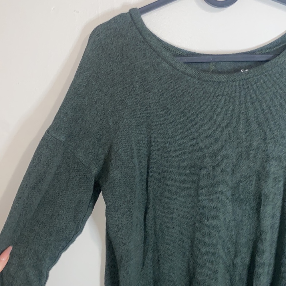 🎈Army green high low plush American Eagle lightweight sweater!
